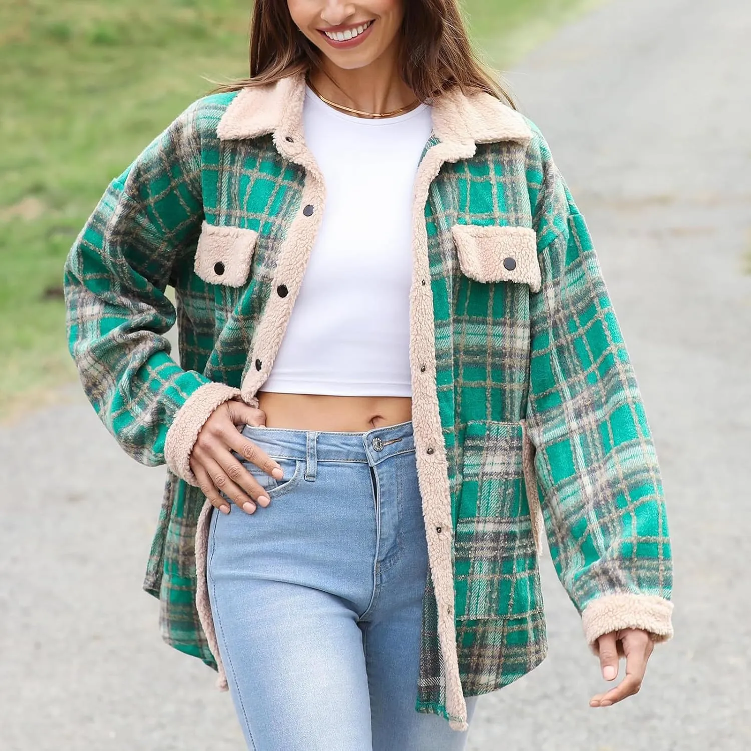 Women 2024 Hooded Flannel Jacket Warm Sherpa Shacket Fleece Lined Button Down Plaid Coat Trendy Fall Winter Outfits