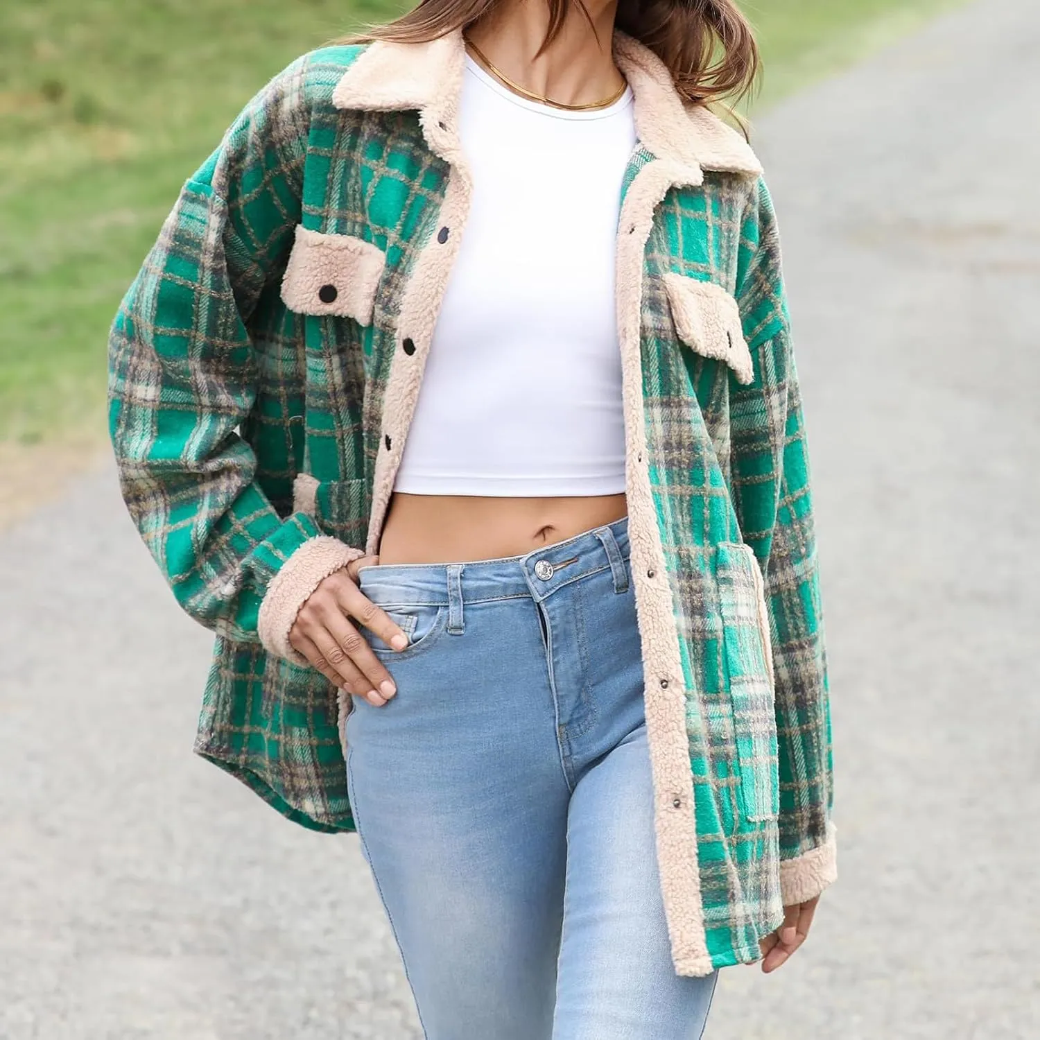 Women 2024 Hooded Flannel Jacket Warm Sherpa Shacket Fleece Lined Button Down Plaid Coat Trendy Fall Winter Outfits